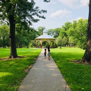 Meet your Posher, Rowida